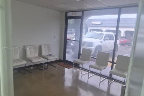Immobilier commercial à vendre à Dania Beach, Floride № 1988081 - photo 1