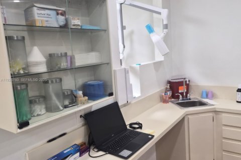 Immobilier commercial à vendre à Dania Beach, Floride № 1988081 - photo 13