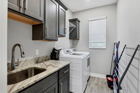 Снять в аренду виллу или дом в Энглвуд, Флорида 6 комнат, 164.34м2, № 224856 - фото 30