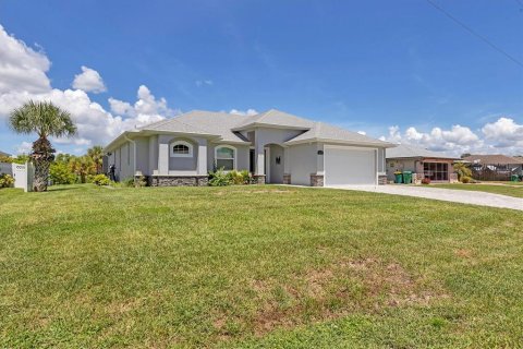 Снять в аренду виллу или дом в Энглвуд, Флорида 6 комнат, 164.34м2, № 224856 - фото 2