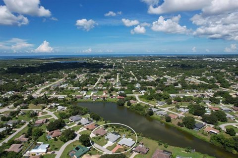 Снять в аренду виллу или дом в Энглвуд, Флорида 6 комнат, 164.34м2, № 224856 - фото 9