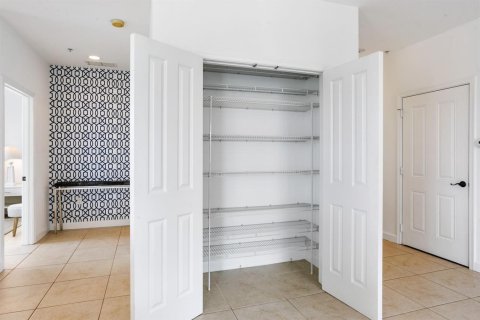 Copropriété à vendre à West Palm Beach, Floride: 1 chambre, 100.15 m2 № 2417115 - photo 17