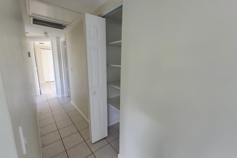 House in Port Charlotte, Florida 3 bedrooms, 98.1 sq.m. № 2166436 - photo 19
