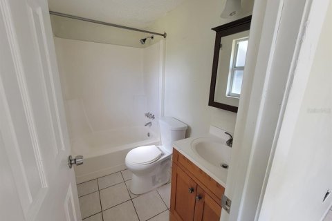 House in Port Charlotte, Florida 3 bedrooms, 98.1 sq.m. № 2166436 - photo 17