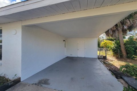 House in Port Charlotte, Florida 3 bedrooms, 98.1 sq.m. № 2166436 - photo 24