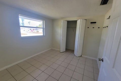 House in Port Charlotte, Florida 3 bedrooms, 98.1 sq.m. № 2166436 - photo 14