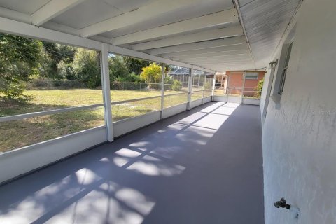 House in Port Charlotte, Florida 3 bedrooms, 98.1 sq.m. № 2166436 - photo 23