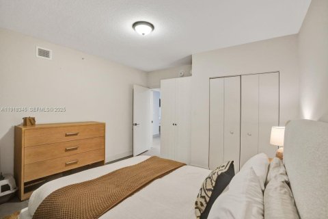 Copropriété à vendre à Sunny Isles Beach, Floride: 2 chambres, 116.59 m2 № 2019030 - photo 27