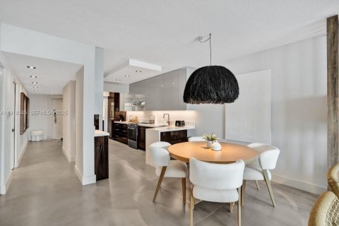 Copropriété à vendre à Sunny Isles Beach, Floride: 2 chambres, 116.59 m2 № 2019030 - photo 17