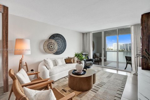 Copropriété à vendre à Sunny Isles Beach, Floride: 2 chambres, 116.59 m2 № 2019030 - photo 13