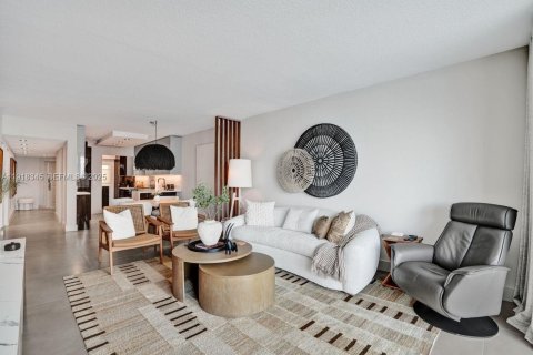 Copropriété à vendre à Sunny Isles Beach, Floride: 2 chambres, 116.59 m2 № 2019030 - photo 15