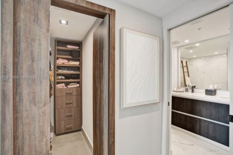 Copropriété à vendre à Sunny Isles Beach, Floride: 2 chambres, 116.59 m2 № 2019030 - photo 7