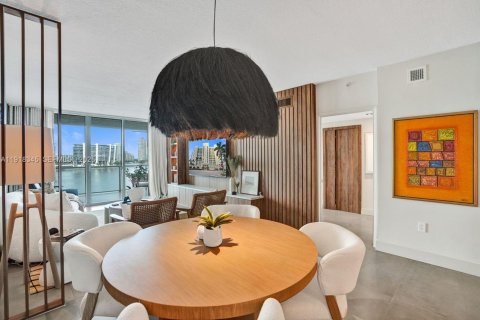 Copropriété à vendre à Sunny Isles Beach, Floride: 2 chambres, 116.59 m2 № 2019030 - photo 12