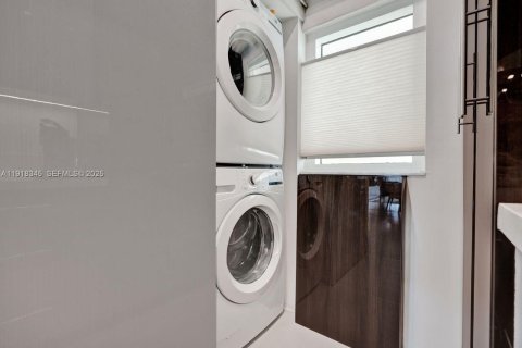 Copropriété à vendre à Sunny Isles Beach, Floride: 2 chambres, 116.59 m2 № 2019030 - photo 20