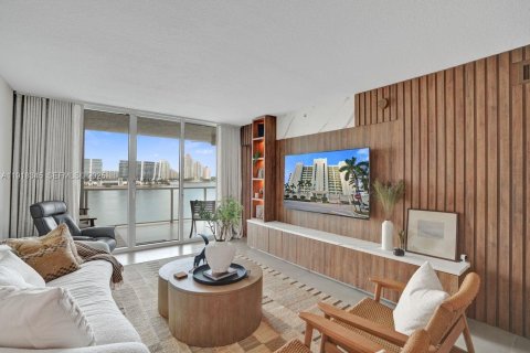 Copropriété à vendre à Sunny Isles Beach, Floride: 2 chambres, 116.59 m2 № 2019030 - photo 14
