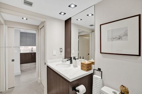 Copropriété à vendre à Sunny Isles Beach, Floride: 2 chambres, 116.59 m2 № 2019030 - photo 24