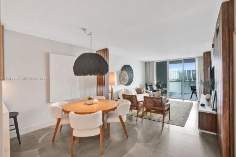 Copropriété à vendre à Sunny Isles Beach, Floride: 2 chambres, 116.59 m2 № 2019030 - photo 11