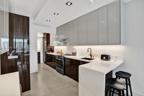 Copropriété à vendre à Sunny Isles Beach, Floride: 2 chambres, 116.59 m2 № 2019030 - photo 18