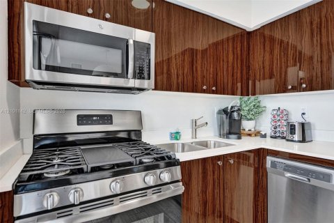 Apartment in Miami Beach, Florida 1 bedroom, 78.97 sq.m. № 2402472 - photo 15