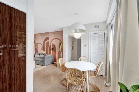 Apartment in Miami Beach, Florida 1 bedroom, 78.97 sq.m. № 2402472 - photo 20