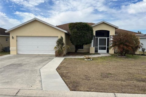 House in Lakeland, Florida 3 bedrooms, 174.66 sq.m. № 2108297