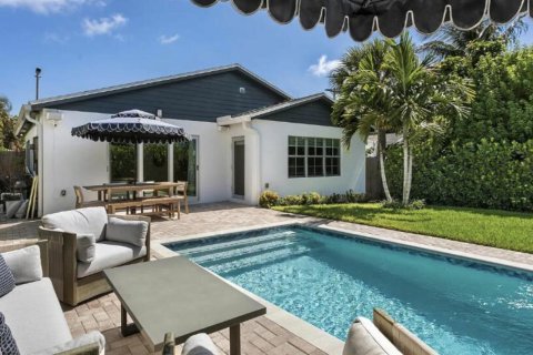 House in West Palm Beach, Florida 3 bedrooms, 170.48 sq.m. № 2276028