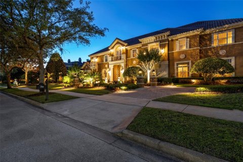House in Longwood, Florida 7 bedrooms, 1115.38 sq.m. № 2112687 - photo 5