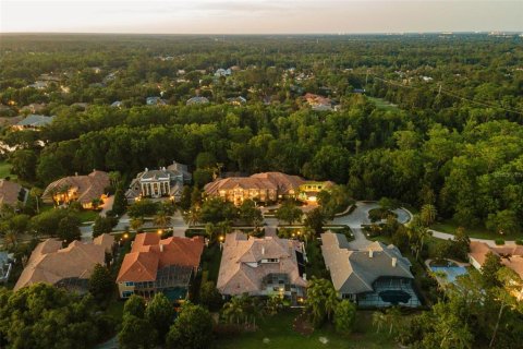 House in Longwood, Florida 7 bedrooms, 1115.38 sq.m. № 2112687 - photo 2