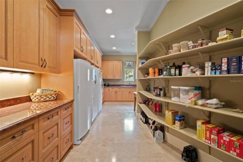 House in Longwood, Florida 7 bedrooms, 1115.38 sq.m. № 2112687 - photo 17