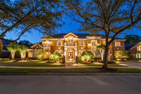 House in Longwood, Florida 7 bedrooms, 1115.38 sq.m. № 2112687 - photo 3