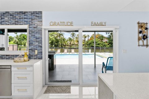 House in Lake Clarke Shores, Florida 4 bedrooms, 244.52 sq.m. № 2366379 - photo 22
