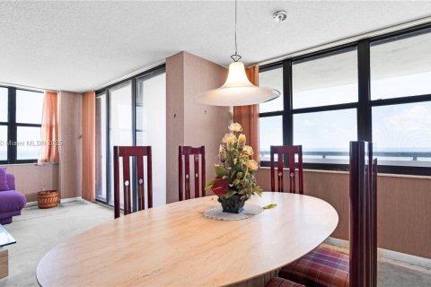 Copropriété à vendre à Miami Beach, Floride: 2 chambres, 93.37 m2 № 1818482 - photo 14