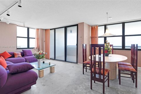 Copropriété à vendre à Miami Beach, Floride: 2 chambres, 93.37 m2 № 1818482 - photo 16