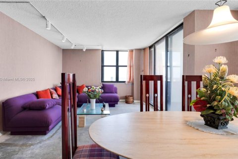 Copropriété à vendre à Miami Beach, Floride: 2 chambres, 93.37 m2 № 1818482 - photo 13
