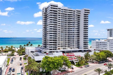 Copropriété à vendre à Miami Beach, Floride: 2 chambres, 93.37 m2 № 1818482 - photo 1