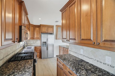 House in New Port Richey, Florida 2 bedrooms, 82.68 sq.m. № 2091410 - photo 4