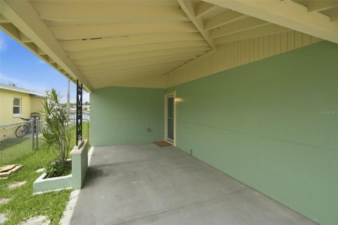 House in New Port Richey, Florida 2 bedrooms, 82.68 sq.m. № 2091410 - photo 29