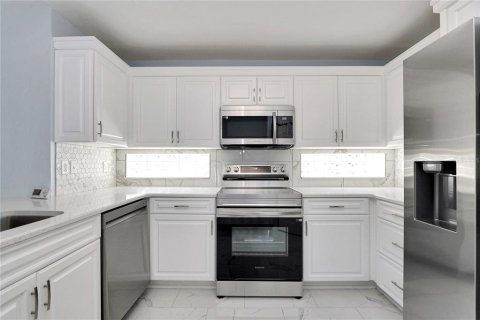 House in Ocala, Florida 2 bedrooms, 128.11 sq.m. № 2150361 - photo 7