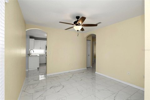 House in Ocala, Florida 2 bedrooms, 128.11 sq.m. № 2150361 - photo 4
