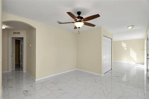 House in Ocala, Florida 2 bedrooms, 128.11 sq.m. № 2150361 - photo 3