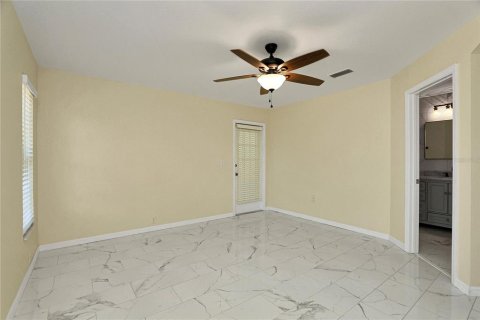 House in Ocala, Florida 2 bedrooms, 128.11 sq.m. № 2150361 - photo 10