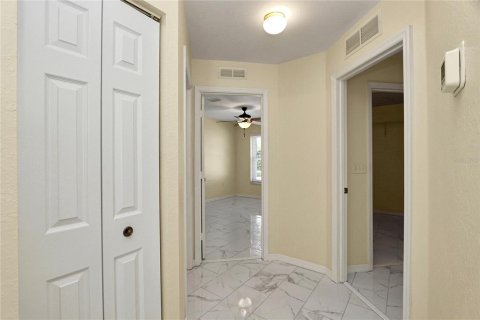 House in Ocala, Florida 2 bedrooms, 128.11 sq.m. № 2150361 - photo 9