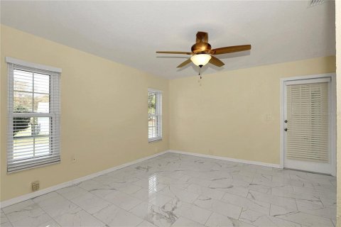 House in Ocala, Florida 2 bedrooms, 128.11 sq.m. № 2150361 - photo 12