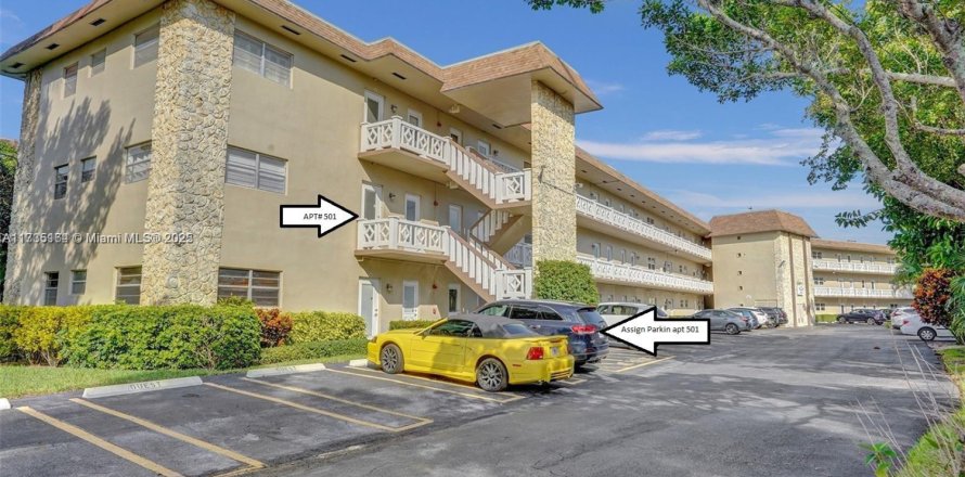Condominio en Lauderdale Lakes, Florida, 2 dormitorios № 2088690