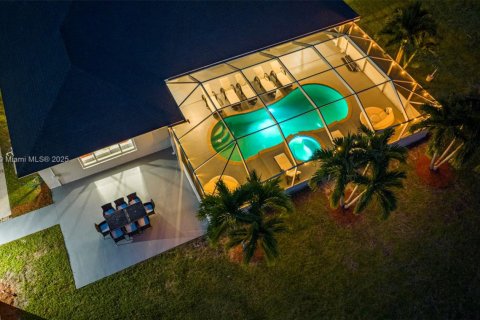 House in West Palm Beach, Florida 8 bedrooms, 338.07 sq.m. № 1862491 - photo 5