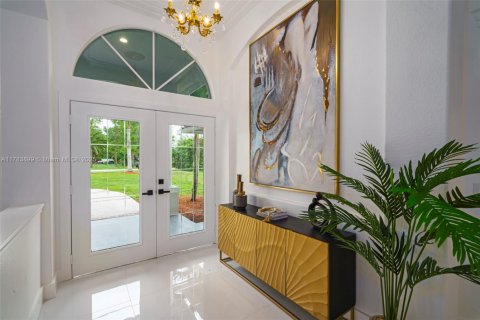 House in West Palm Beach, Florida 8 bedrooms, 338.07 sq.m. № 1862491 - photo 29