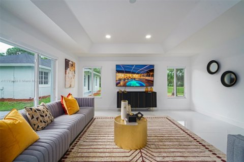 House in West Palm Beach, Florida 8 bedrooms, 338.07 sq.m. № 1862491 - photo 24