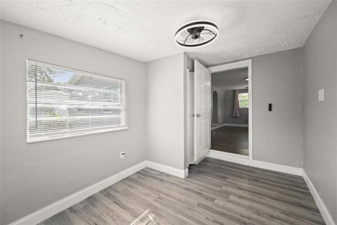 Immobilier commercial à vendre à Tarpon Springs, Floride: 5 chambres, 180.23 m2 № 1919794 - photo 9