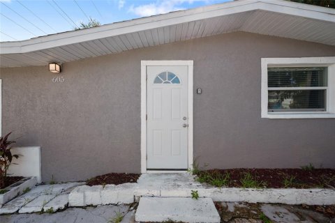 Immobilier commercial à vendre à Tarpon Springs, Floride: 5 chambres, 180.23 m2 № 1919794 - photo 1