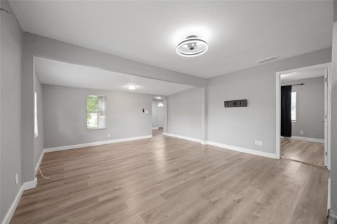 Immobilier commercial à vendre à Tarpon Springs, Floride: 5 chambres, 180.23 m2 № 1919794 - photo 12